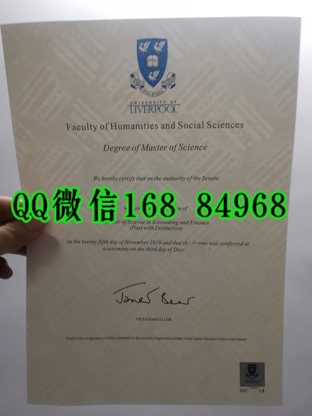 利物浦大学毕业证凹凸LOGO对光水印防伪工艺，英国大学毕业证防伪水印效果